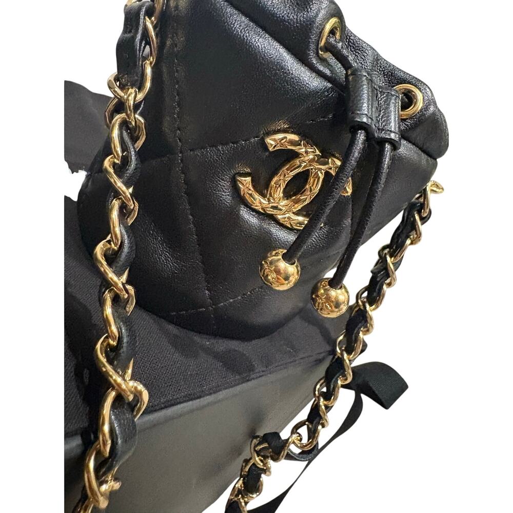 Authentic CHANEL Matelasse CC Logo Chain Mini Pouch Bag Black Lambskin Full Set - Picture 3 of 16